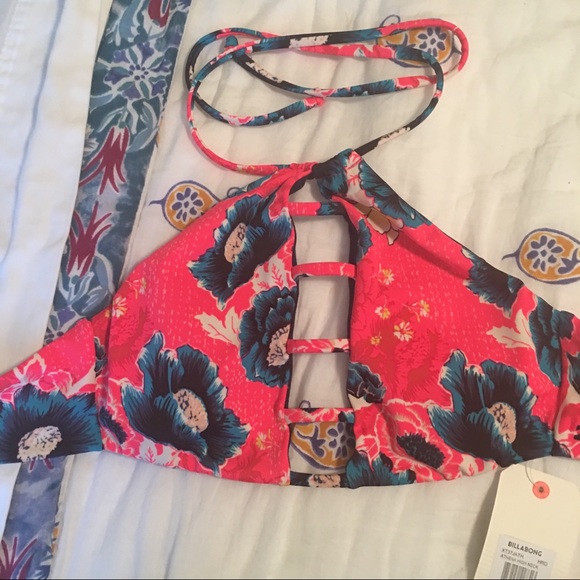 Billabong Swimsuit Top - Picture 3 of 3